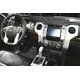 Toyota Tundra 2014 - interiér s OEM autorádiem